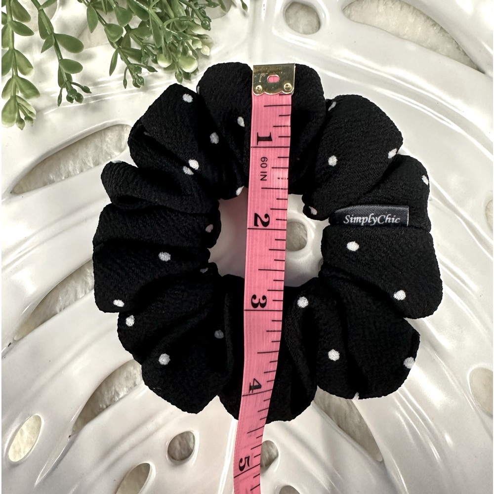 Beautiful Scrunchie - Picture 3 of 3